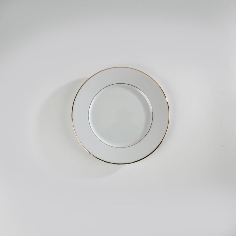 Location d'assiettes creuses porcelaine blanche filet or
